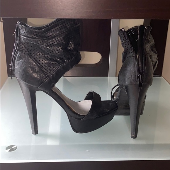 Black heeled scandals - Picture 3 of 4